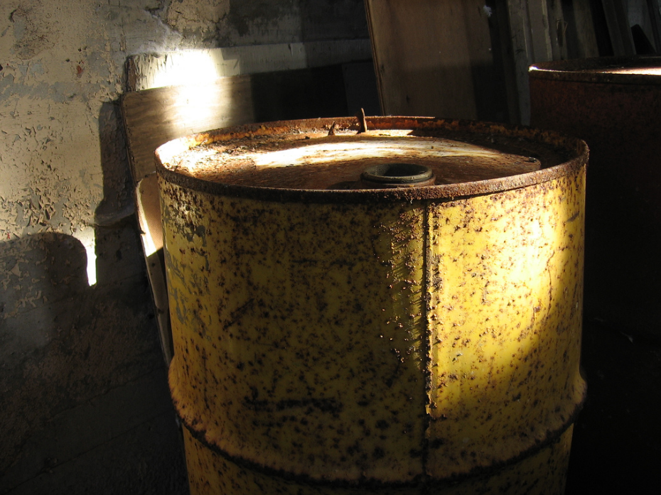 Worker’s Earlier WC Claim Does Not Prevent Tort Suit Against Manufacturers and Distributors of Chemical