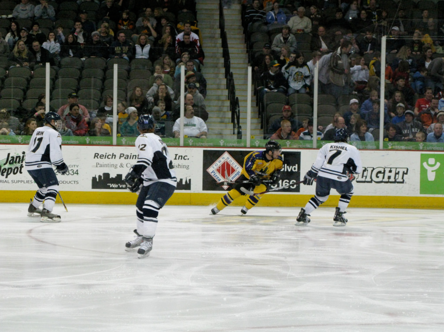 NHL Announces Settlement With Former Player Over Head Injuries